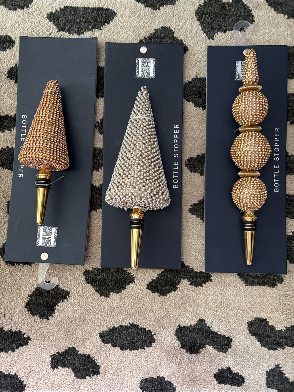 Wine 🍷 bottle stoppers. Perfect holiday gift. Or nice way to add little sparkle